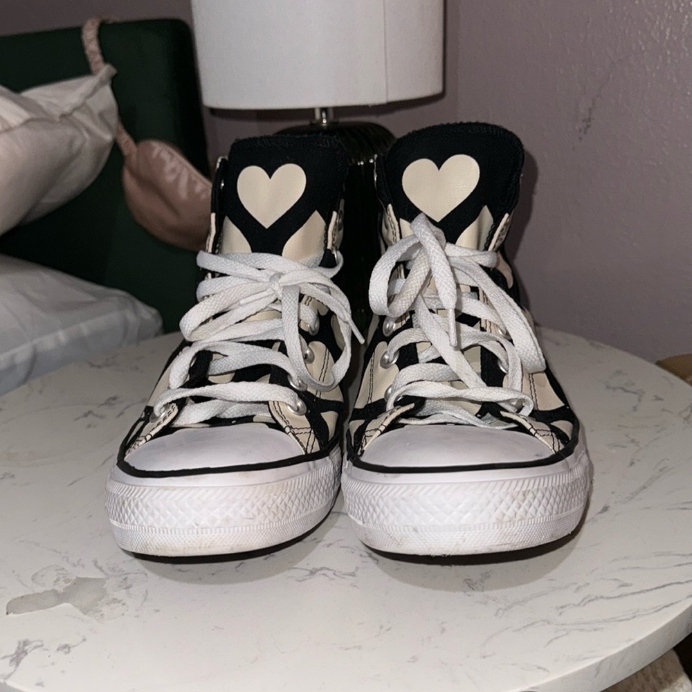 Converse Twisted Hearts Chucks Sz Women 11 Black/White 567143F (226 Box 26)